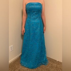 Blue strapless prom dress